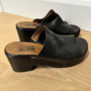Bueno mules, 37U